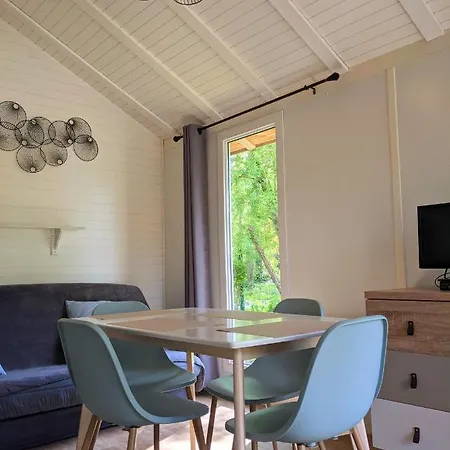 Du Port De Plaisance Кемпинг