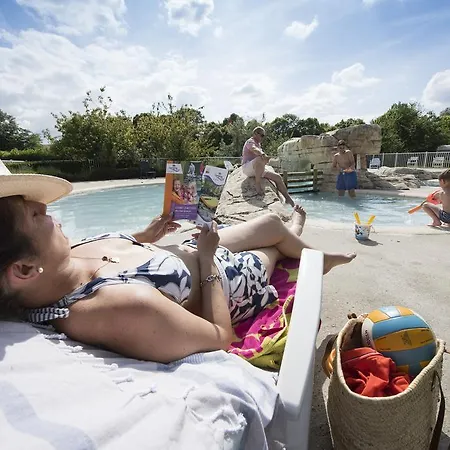 Du Port De Plaisance Кемпинг Перонн