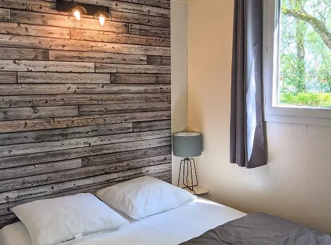 Camping Du Port De Plaisance 3*